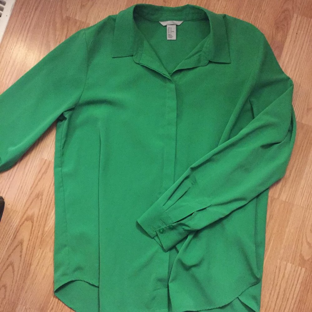 🦋 3/$25 H&M Bright Green Long-Sleeve